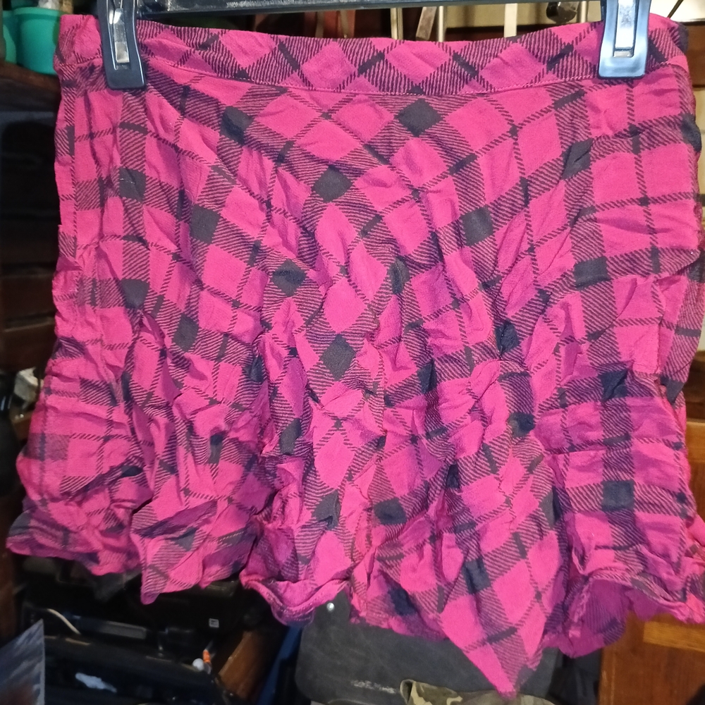 Forever 21 Pink and Black Bubble Mini Skirt